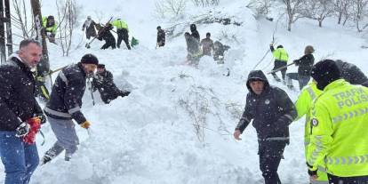 Van’da mahalleye çığ düştü: Kurtarma çalışmaları sürüyor
