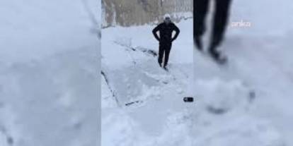 Van'ın Çatak ilçesinde TOKİ konutlarına çığ düştü