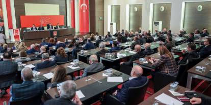 Özgür Özel'den vekillere mesaj: Yarın seçim olacakmış gibi...