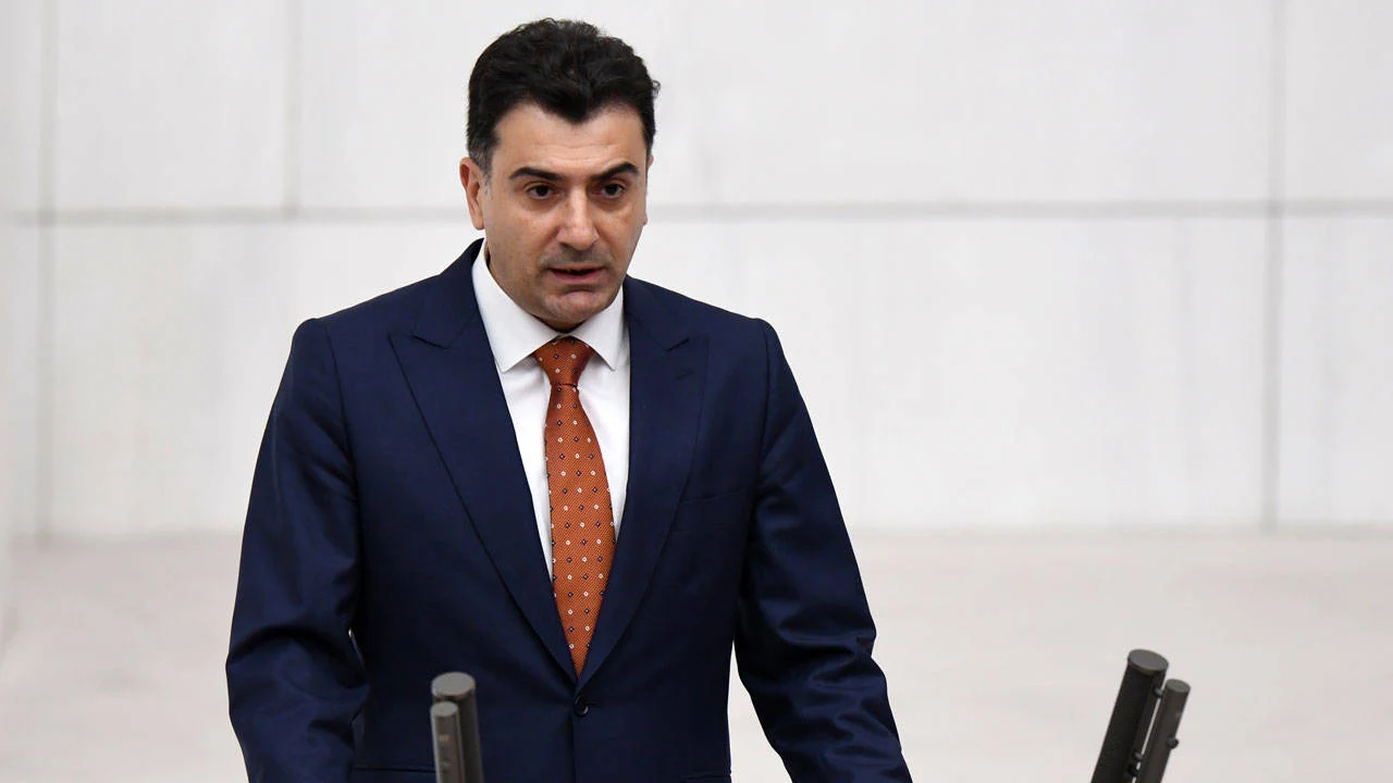chp-li-zeynel-emre-kurultayda-kilicdaroglu-acik-ara-kazanir.webp