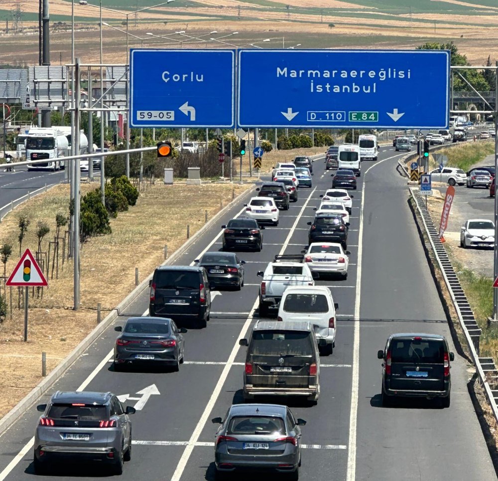 Tekirdağ'dan İstanbul'a son gün dönüş yoğunluğu