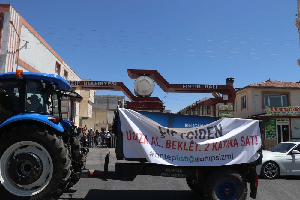 Gaziantep'te üreticilerden düşük fiyatlı fıstık eylemi