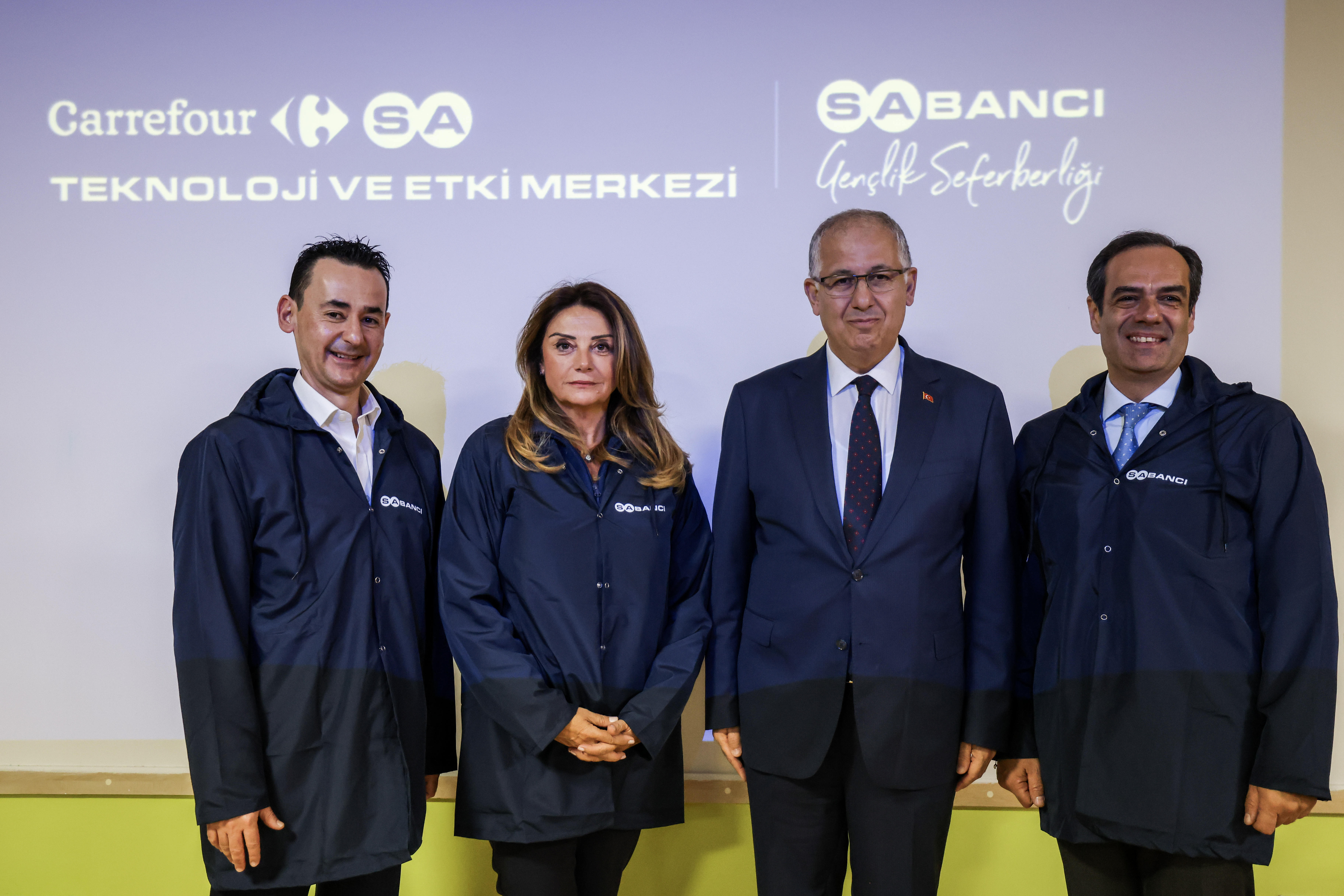 soldansaga-kutay-kartallioglu-carrefoursa-ceo-filiz-karagultuzun-sabanci-holdingkurumsalmarka-yonetimive-iletisimbolumu-baskani-kocaeliuniversitesi-rektoruprof-dr-nuh-zafercanturk-sabanciholdingfinansgrup-bask.jpg