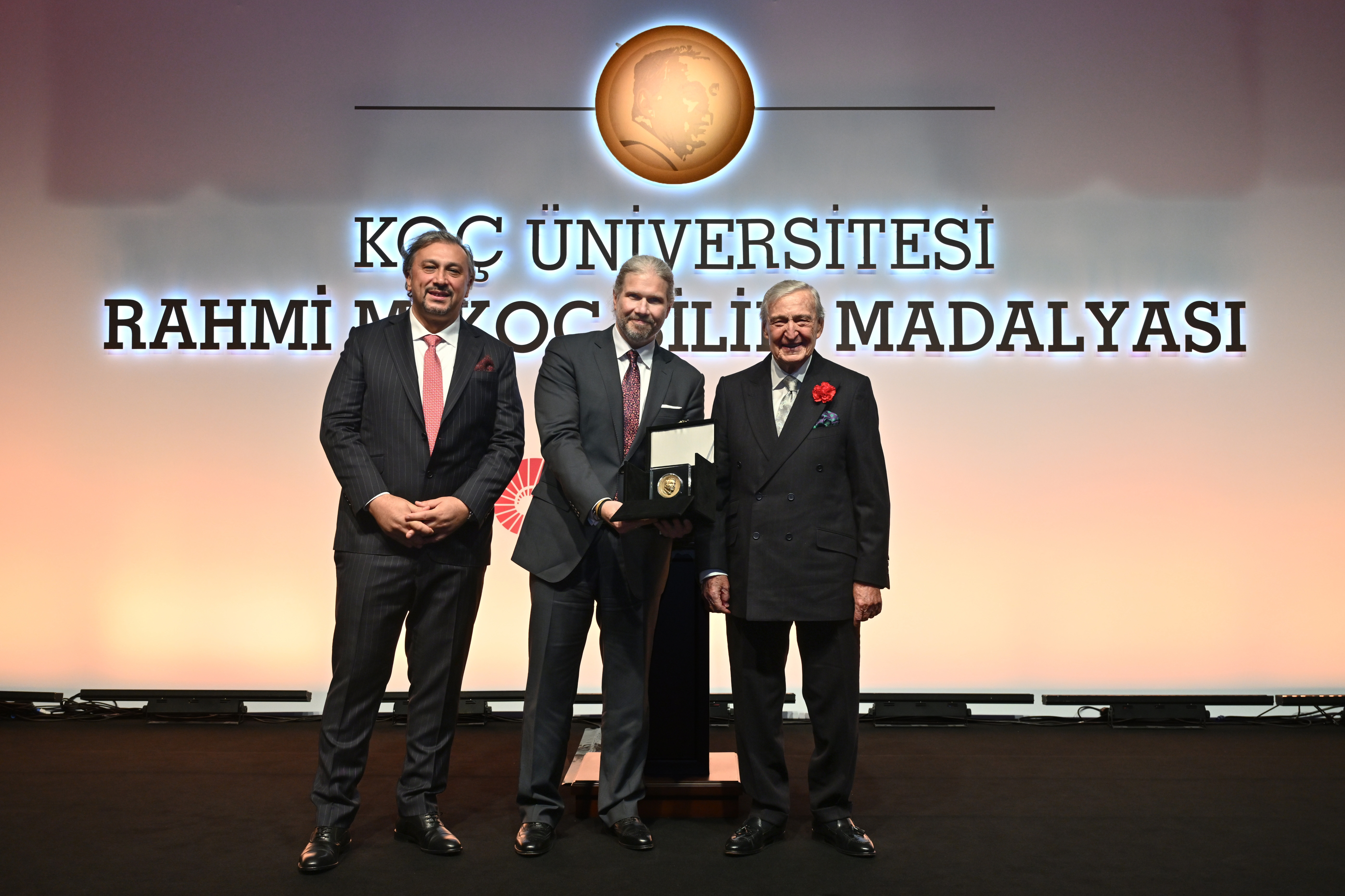 rahmi-koc-bilim-odulu.jpg