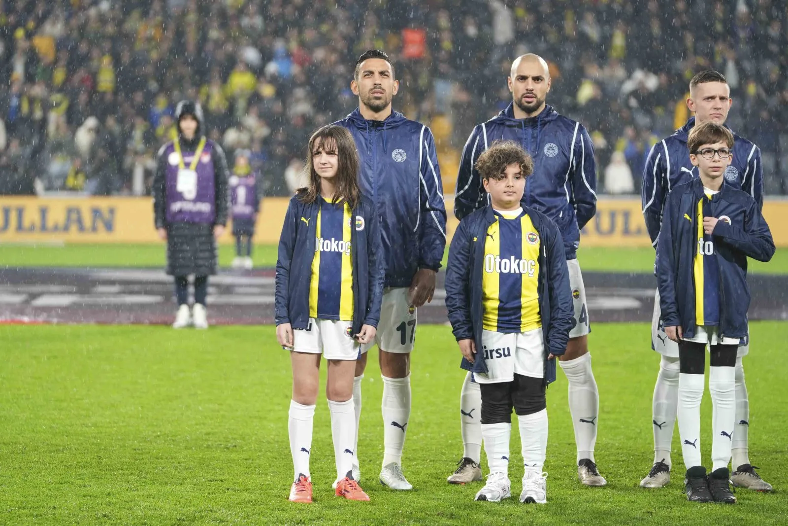 aa-20241215-36493066-36493062-fener-40cs.webp