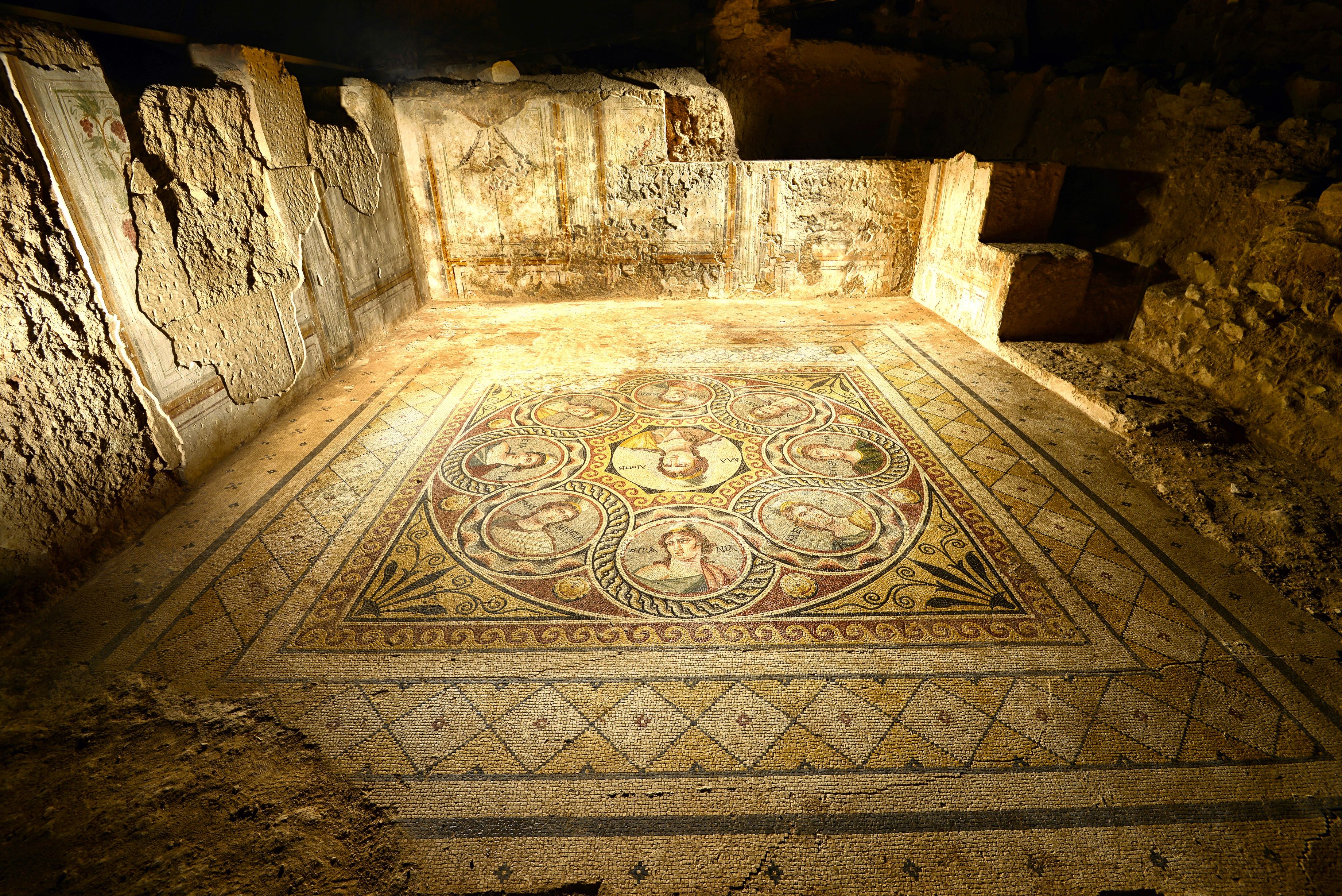 zeugma-muzalar-2.jpg