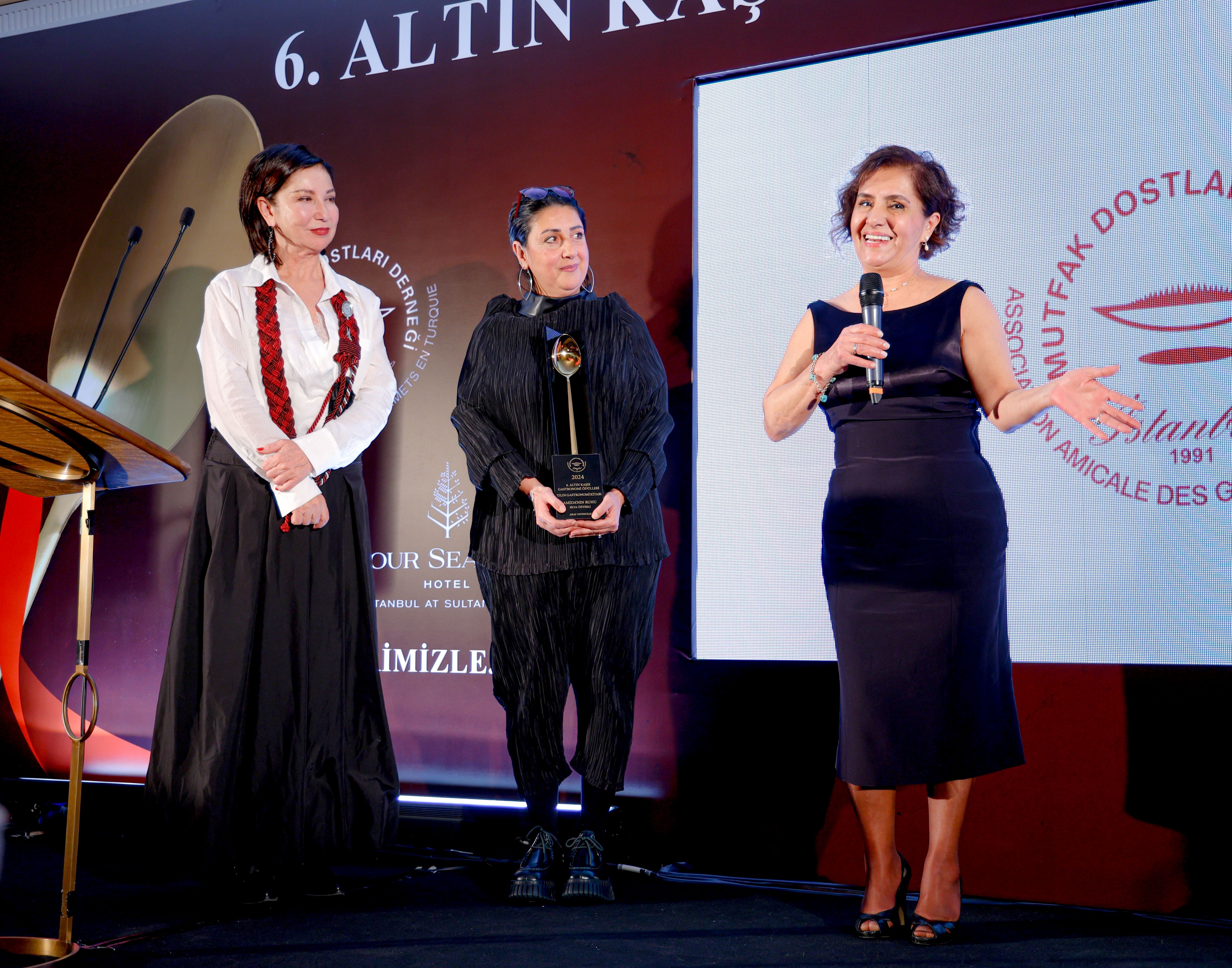 zeynep-kakinc-selin-tomasyan-silva-ozyerli.jpg