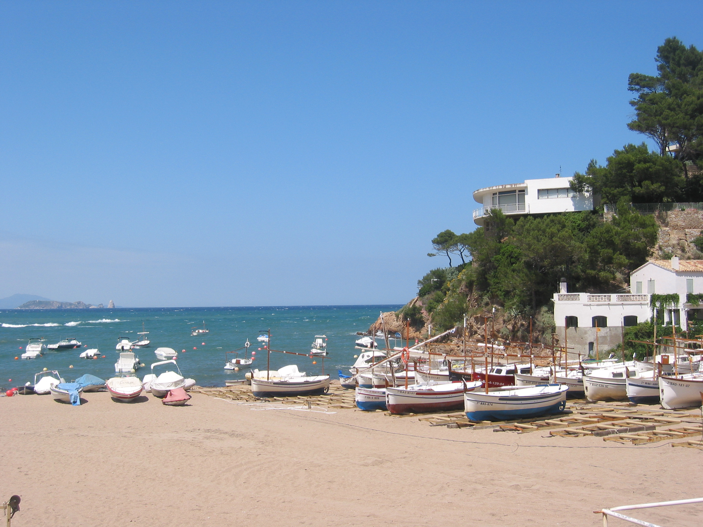 sa-riera-beach.jpg