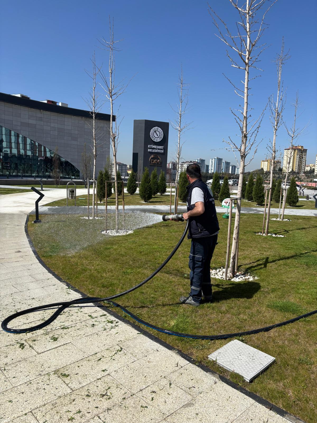 park-ve-bahceler-mudurlugu-yaz-temizligi-1.jpeg