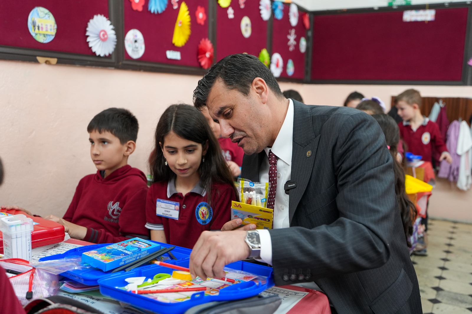 baskan-zeyrekten-minik-ogrencilere-23-nisan-surprizi-12.jpeg
