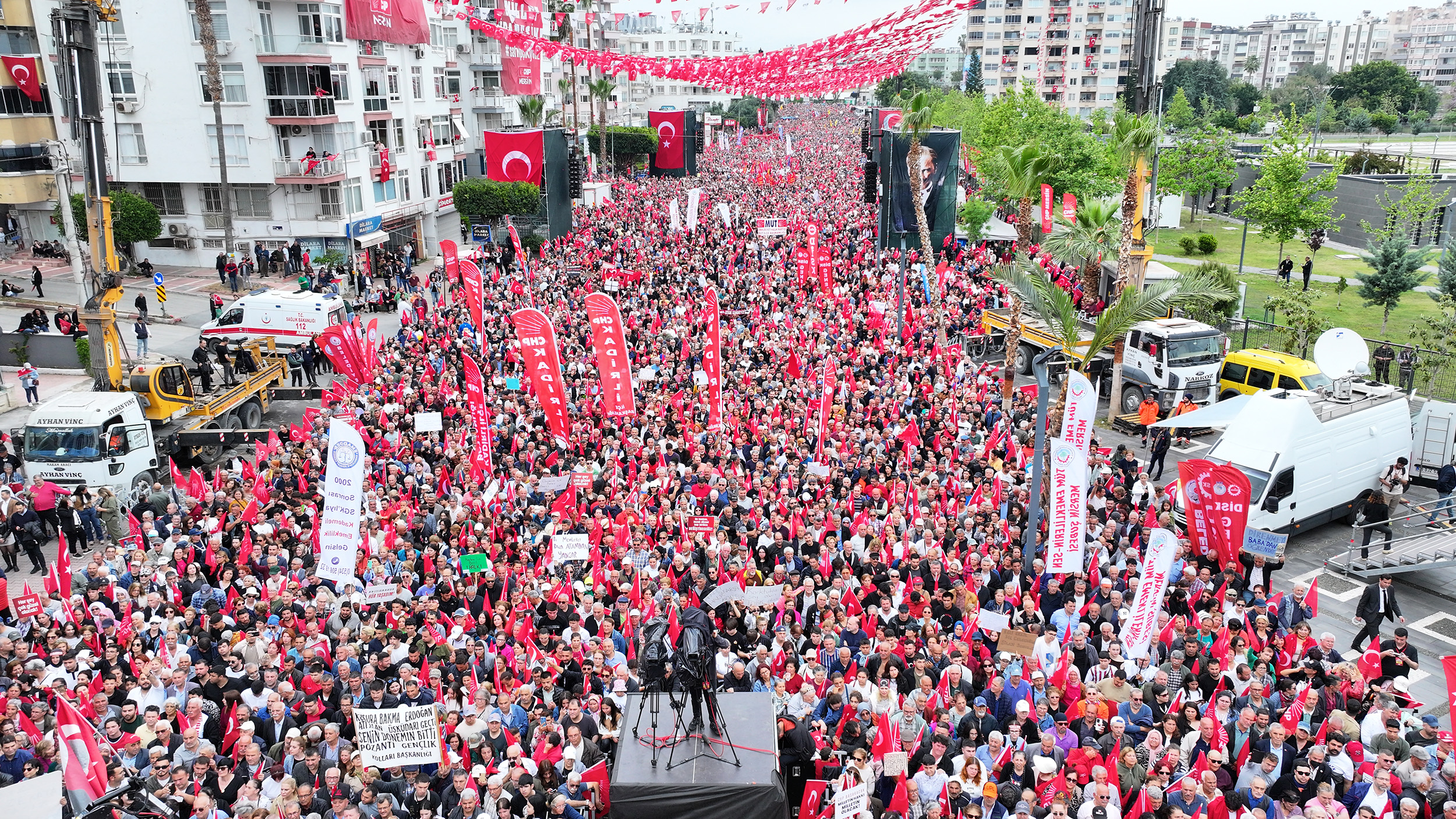 chpden-mersinde-tarihi-miting-12.jpg