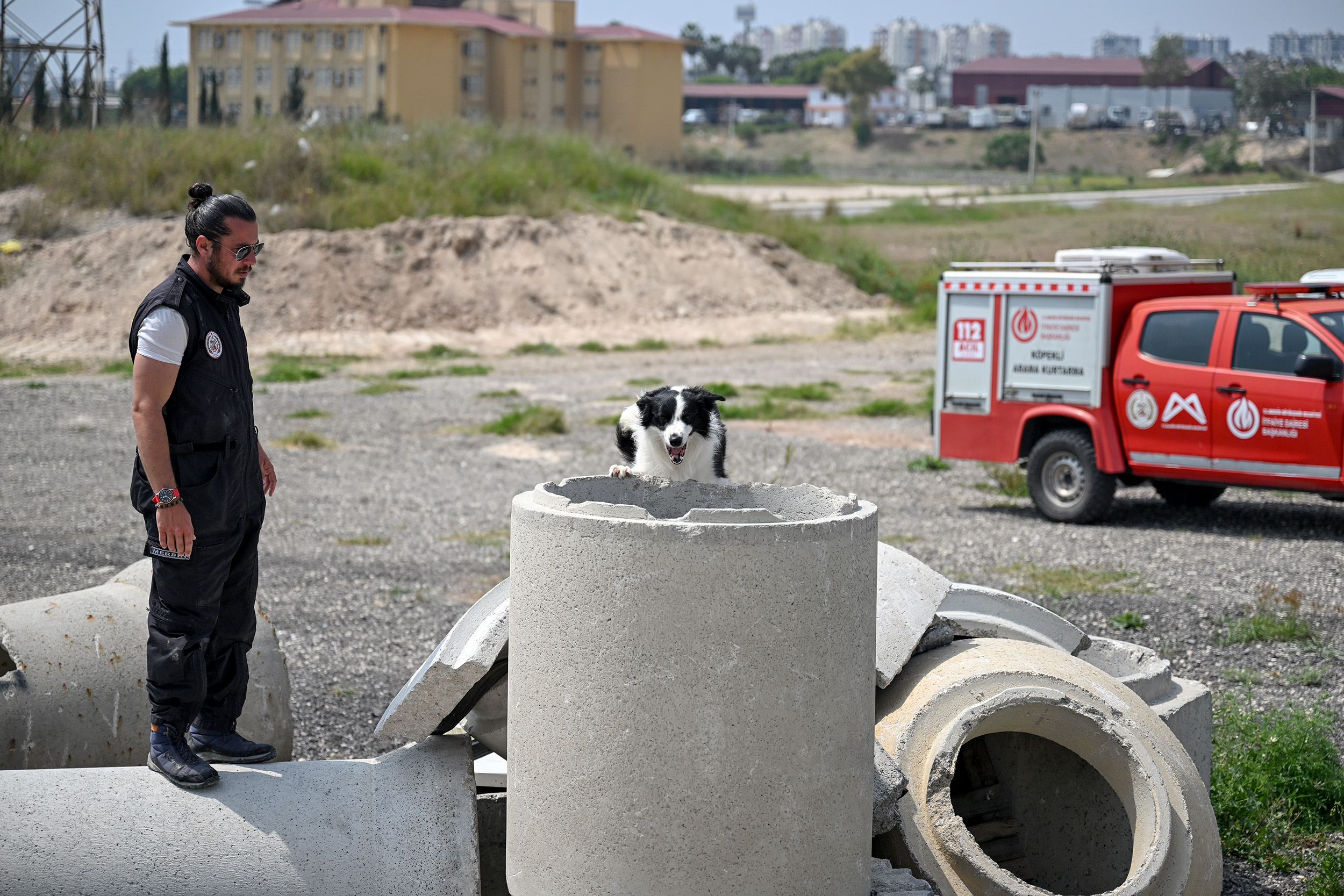 mersin-itfaiyesinin-kahraman-patileri-ares-ve-rex-uluslararasi-sinavda-zirvede-4.jpg