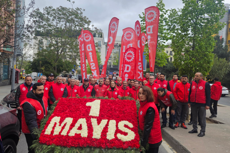 disk-taksim-meydani-celenk.png