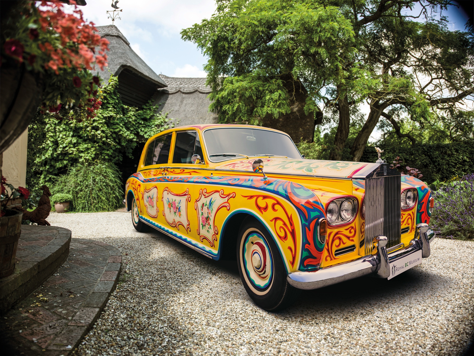 1746167094-rollsroycejohnlennon-sphantomv.jpg