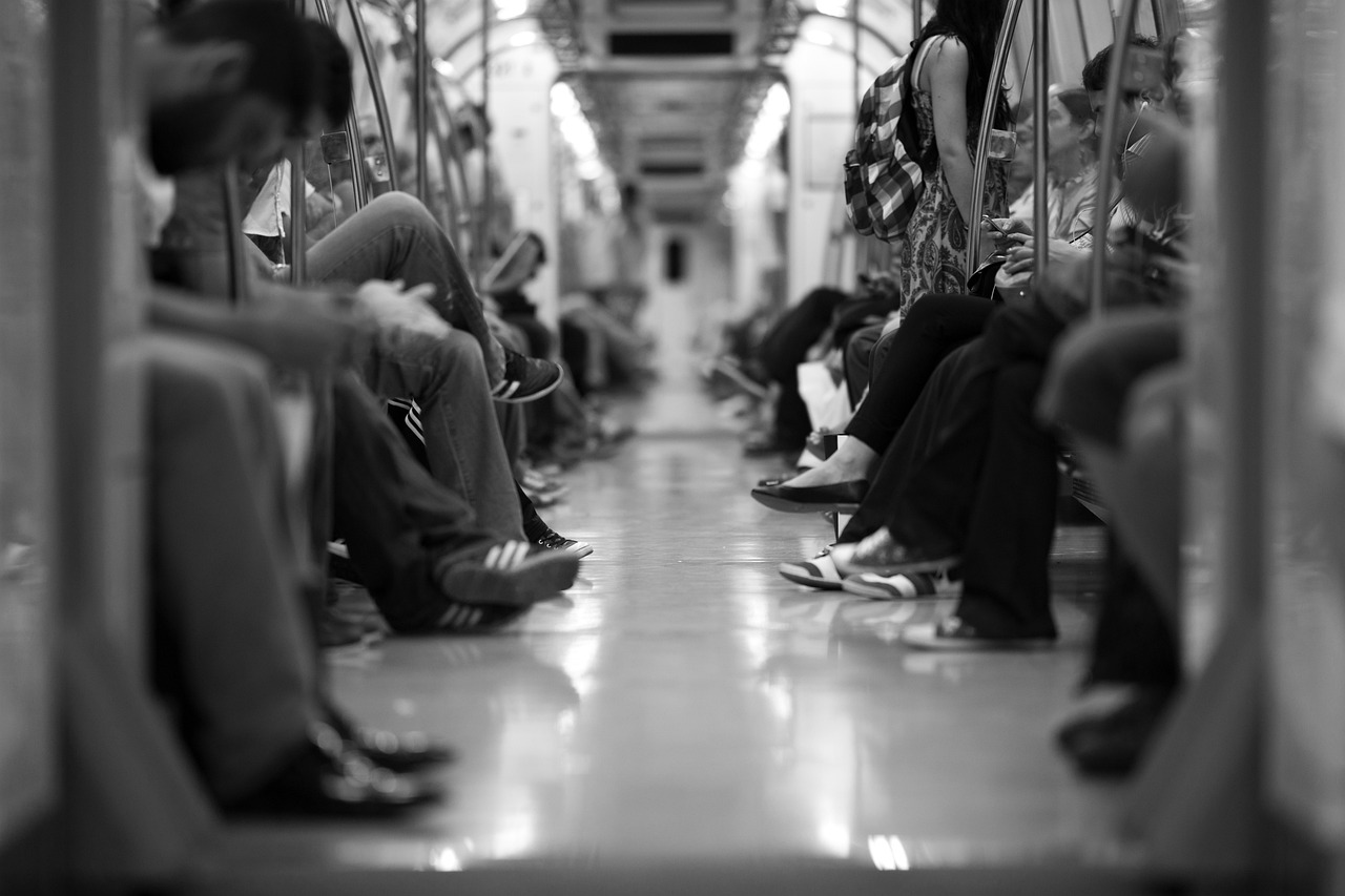 train-2373323-1280.jpg