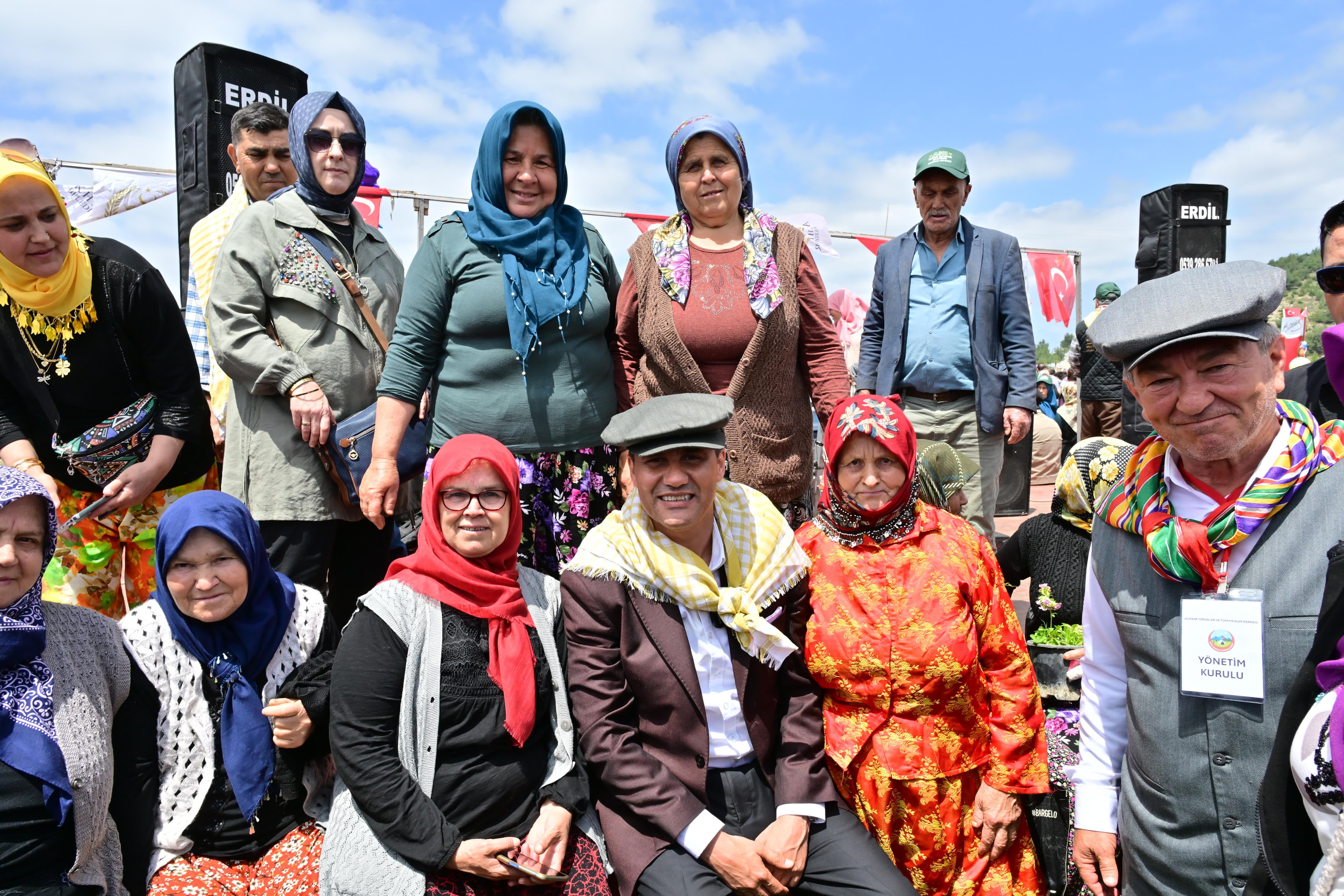 baskan-zeyrek-akhisarda-yorukler-ve-turkmenler-derneginin-senligine-katildi-14.jpeg