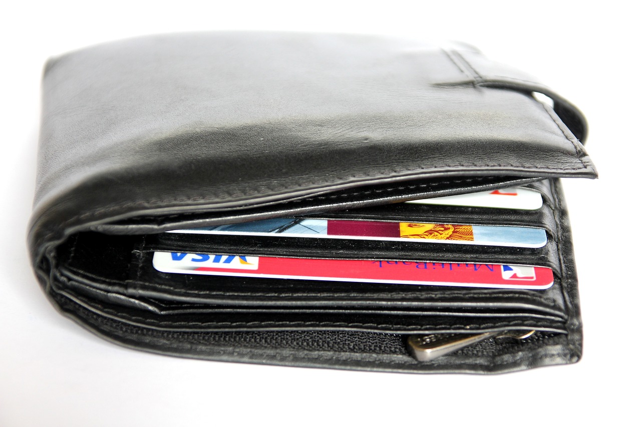 wallet-367975-1280.jpg