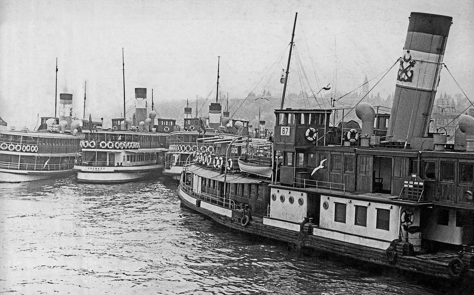 1747402915-vapurlar-emin-n-stanbul-t-rkiye-1953.jpg