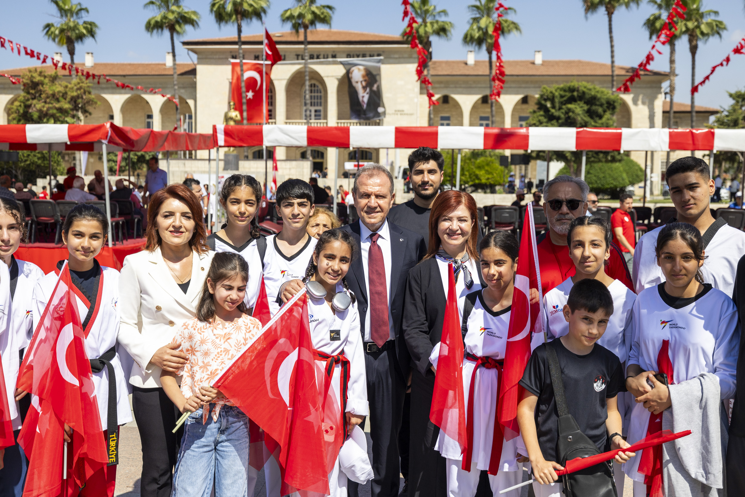 mersinde-19-mayis-kutlamalari-renkli-goruntulere-sahne-oldu-5.jpg