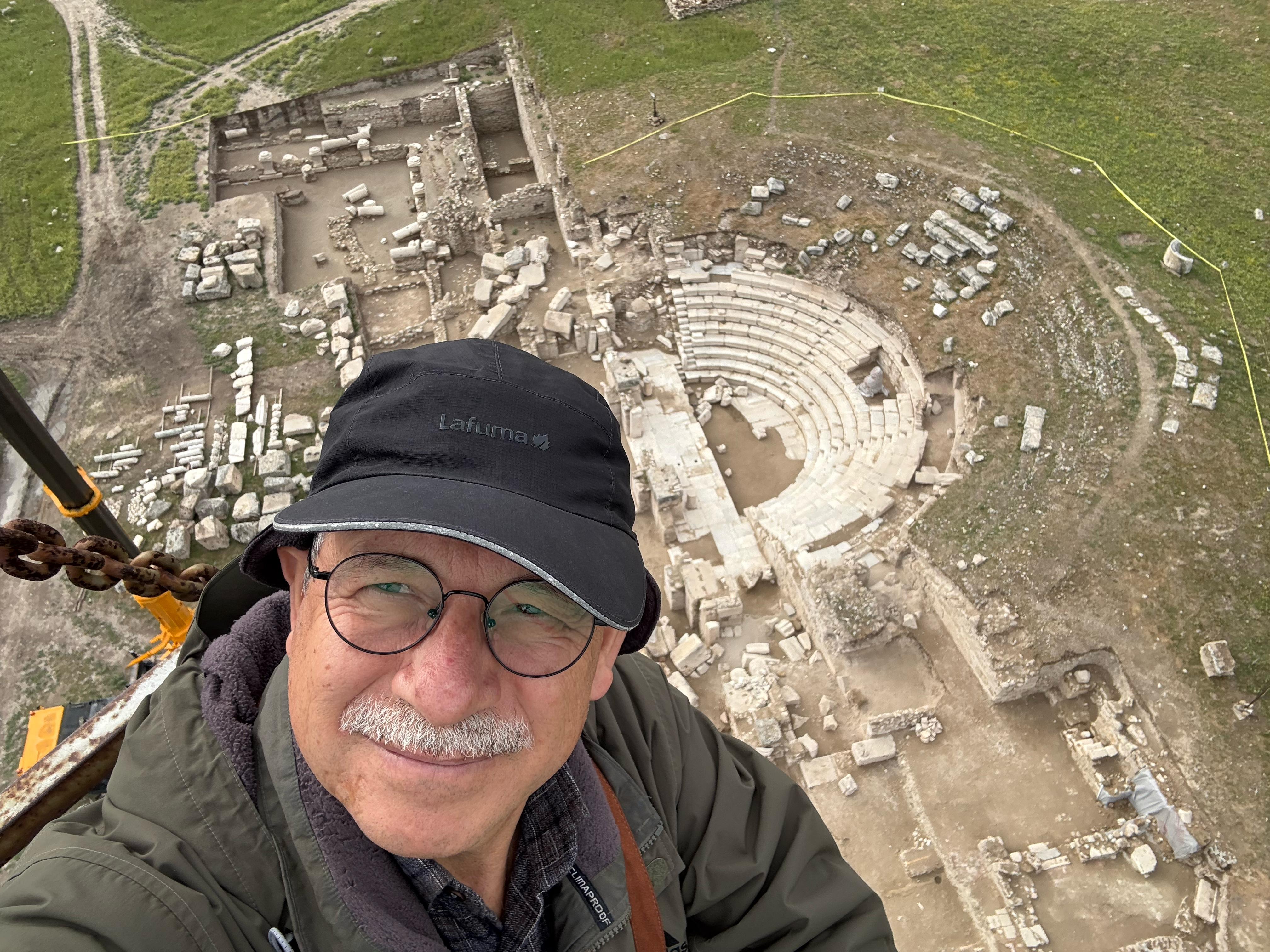 laodikeia-antik-kenti-kazi-baskani-prof-dr-celal-simsek.jpg