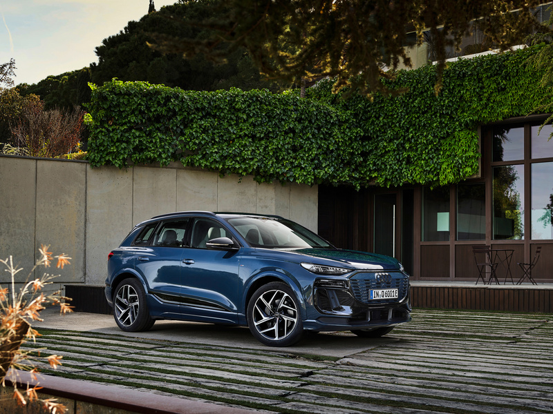 1747810657-audi-q6-suv-e-tron-1-1.jpg