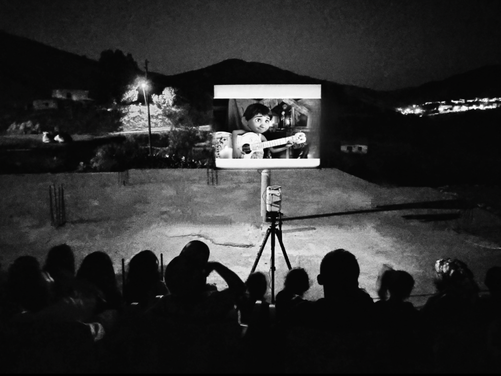 belki-sehre-bir-film-gelir-cocuklara-film-gosterimleri-bitlis-2022.png