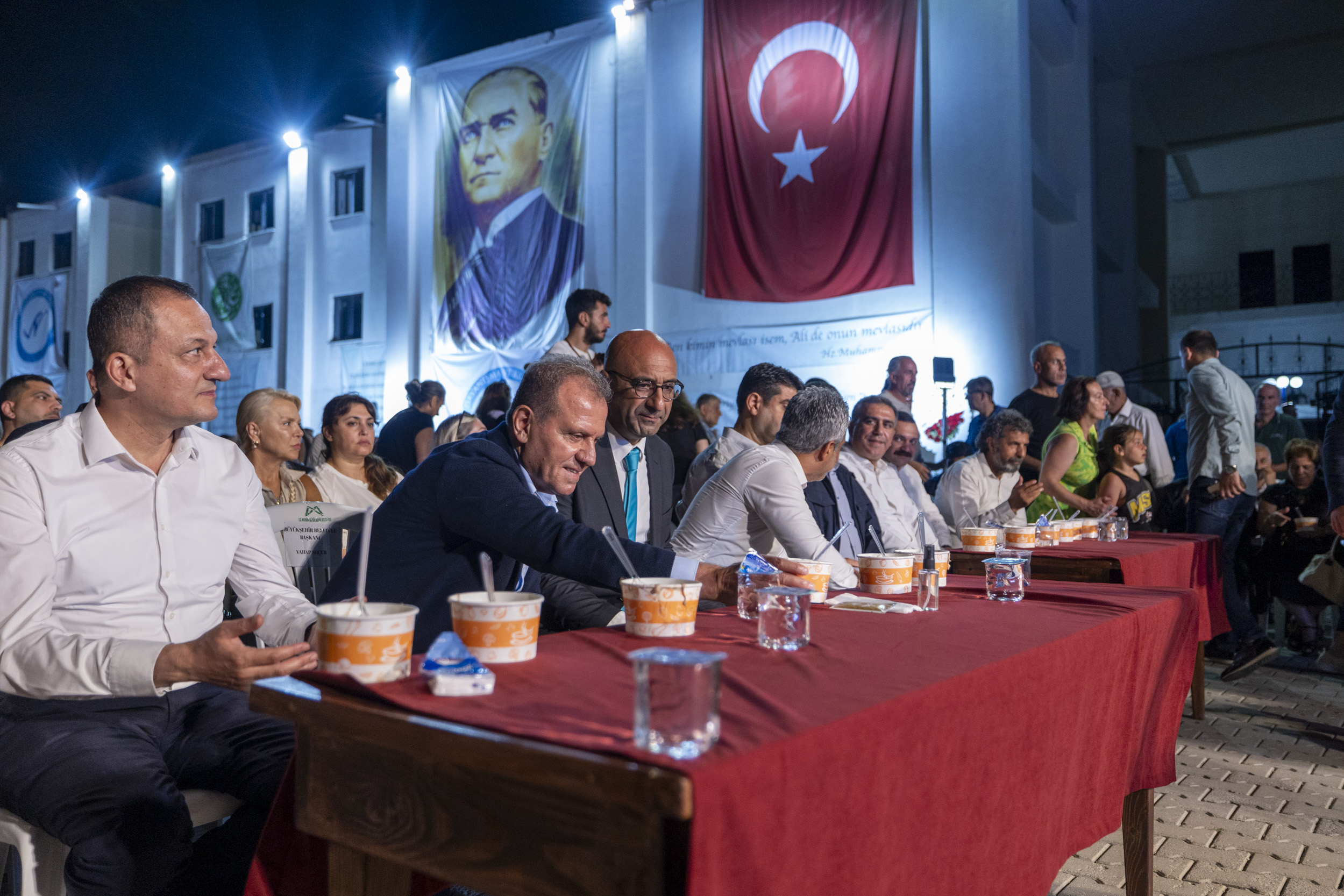 baskan-secer-gadir-hum-bayrami-kutlamasina-katildi-2.jpg