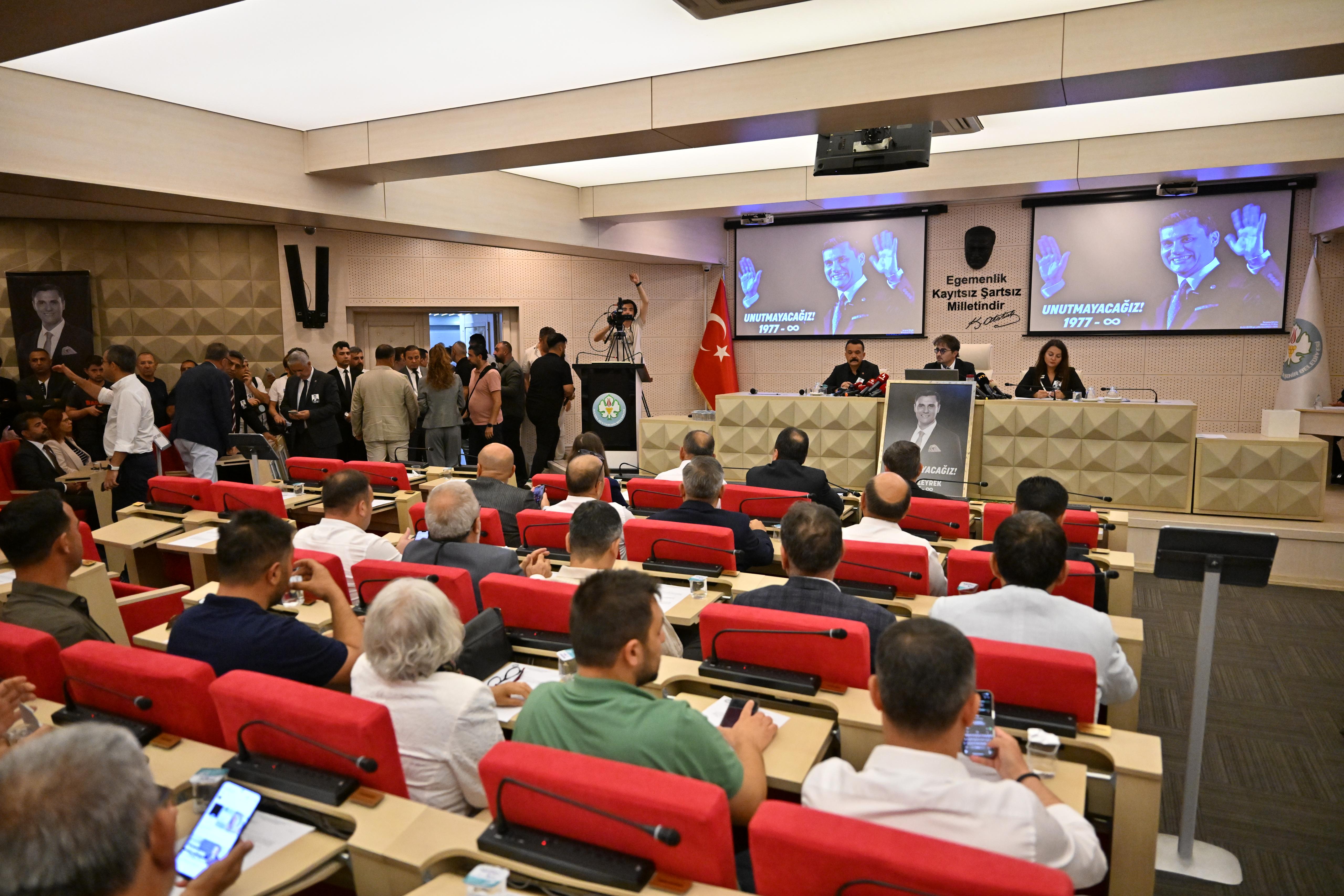 manisa-buyuksehir-belediyesinin-yeni-baskani-besim-dutlulu-3.jpeg