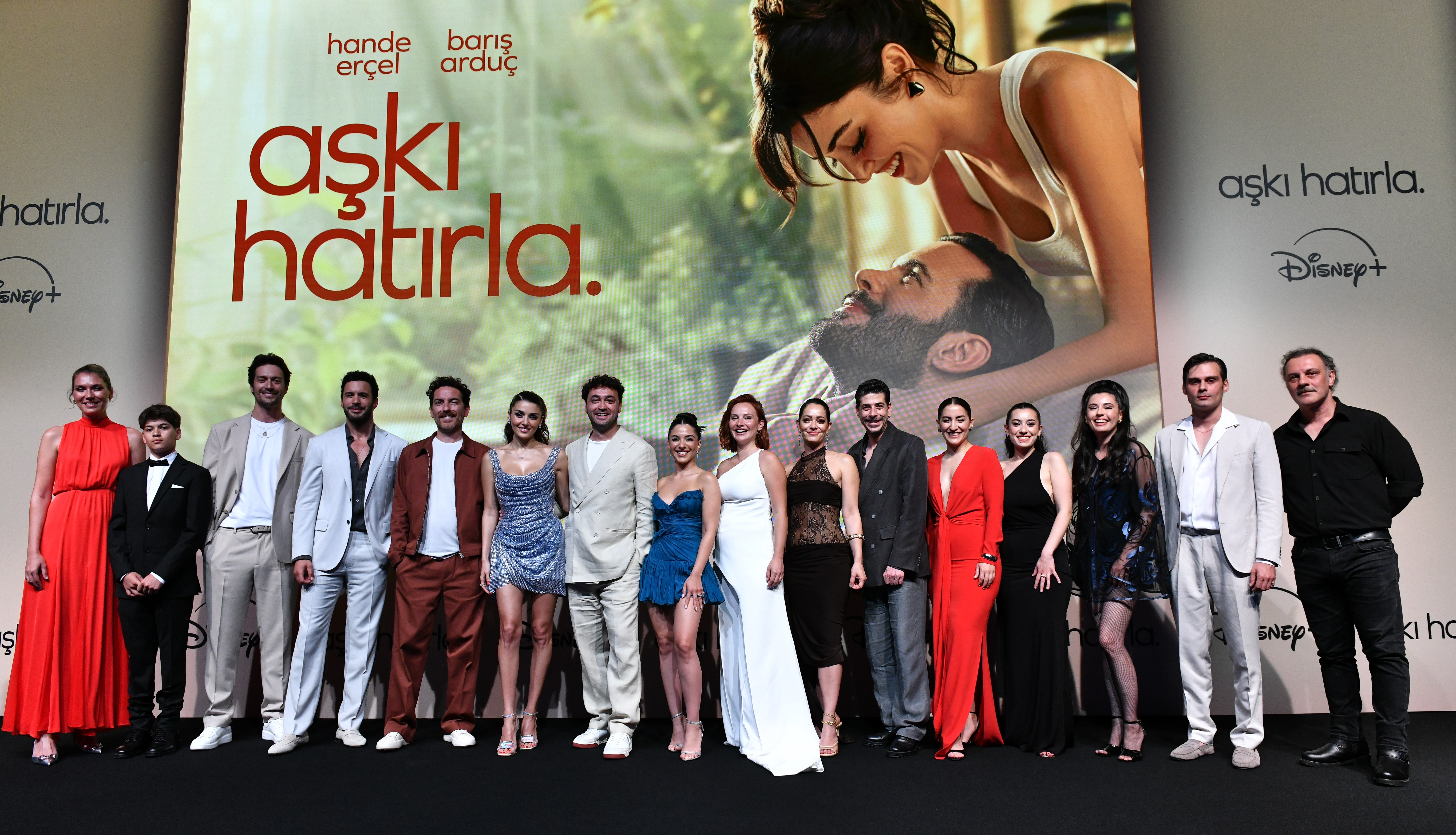 aski-hatirla-dizi-ekibi-2.jpg