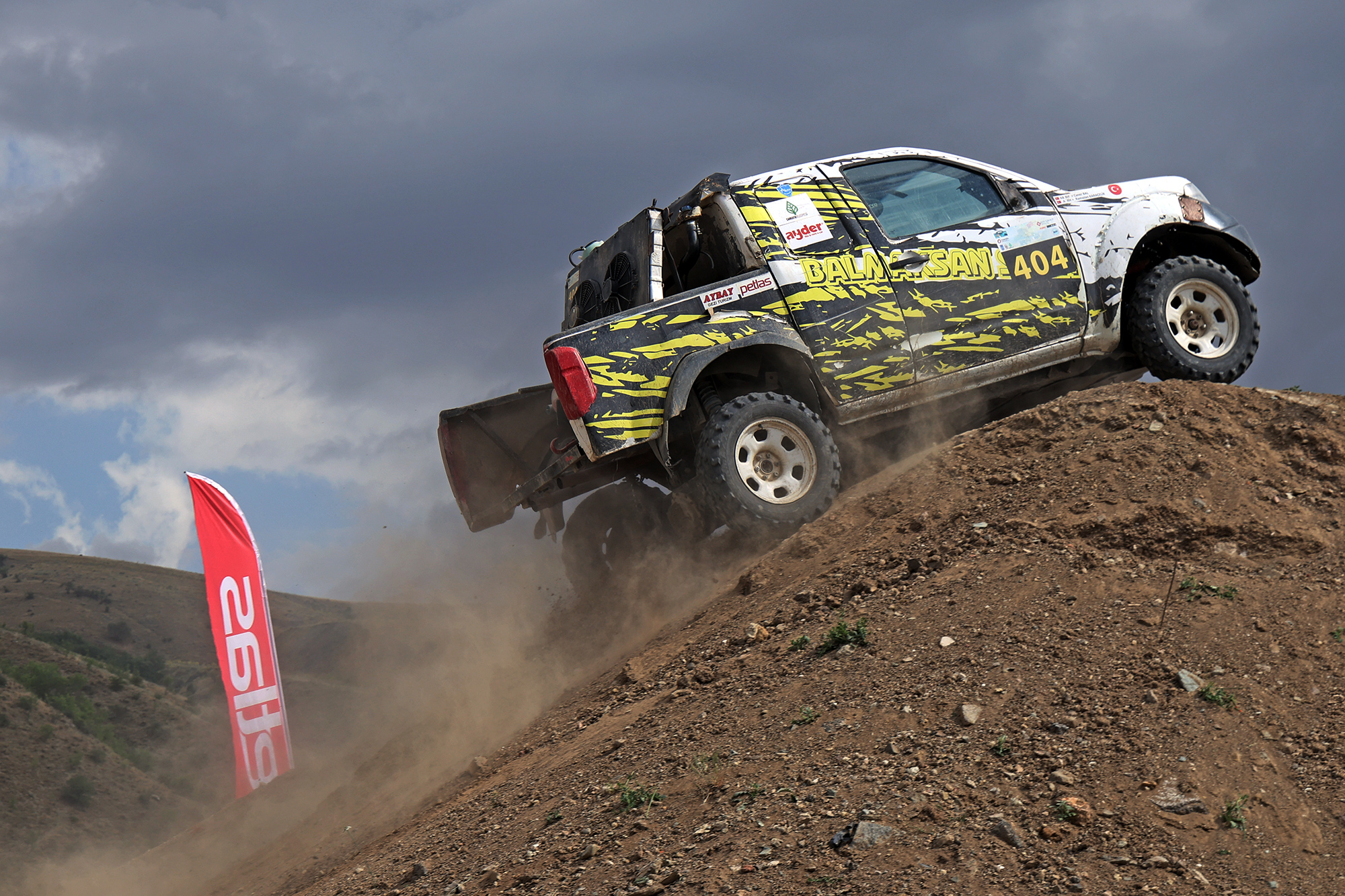 1751275972-ankaraoffroad-otomobil-2.jpg
