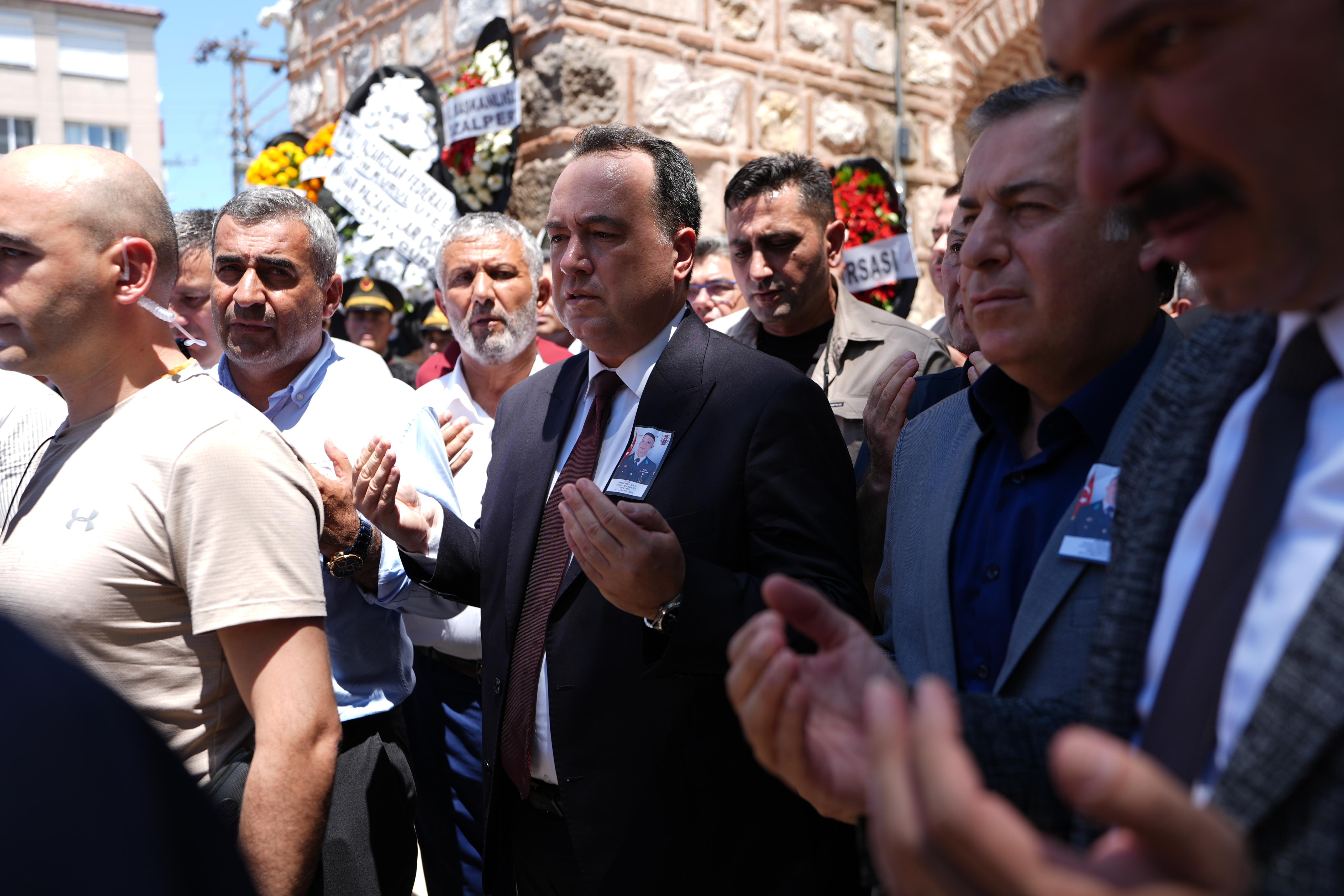 ehit-astsubay-fikret-mangura-son-yolculuguna-ugurlandi-9.jpeg