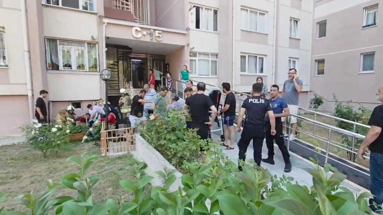 istanbul-beylikduzunde-15-katli-bina-t-816616-241839.jpg