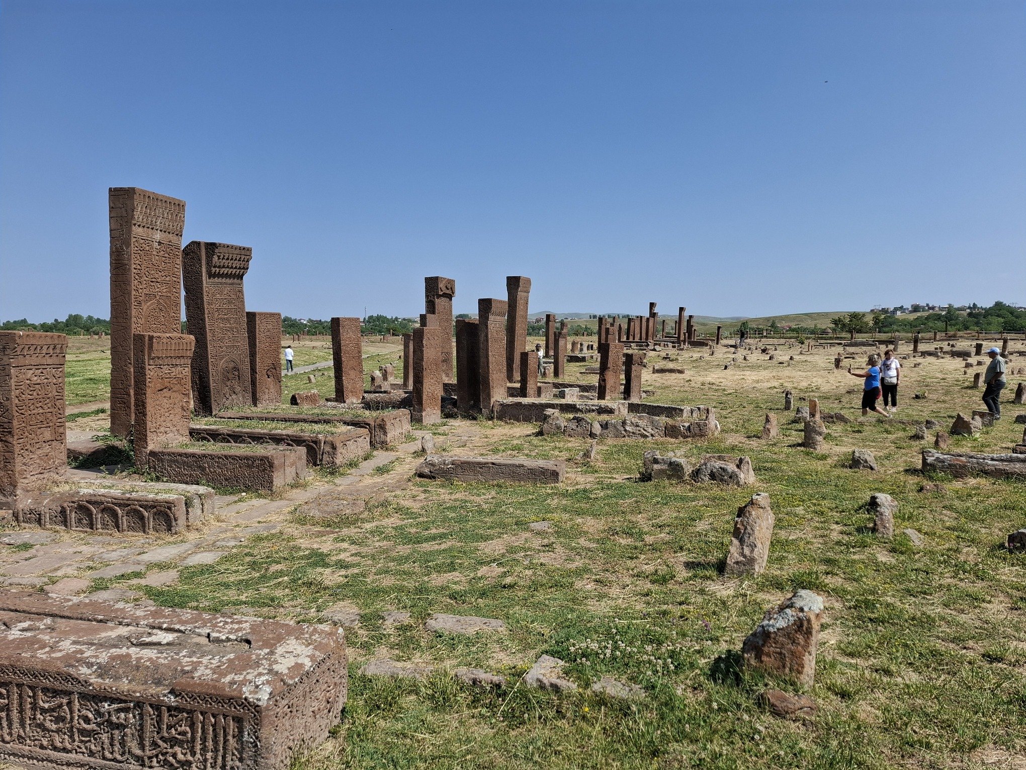selcuklu-mezarligi-1.jpg
