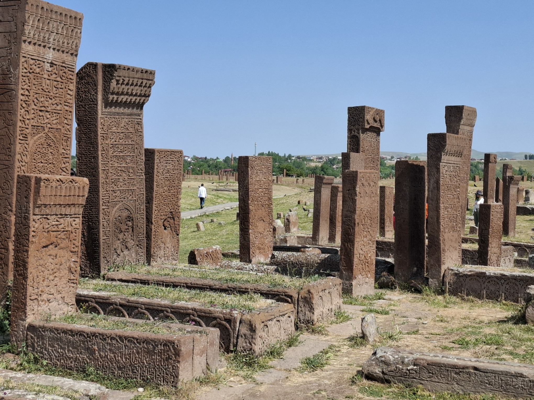 selcuklu-mezarligi-2.jpg