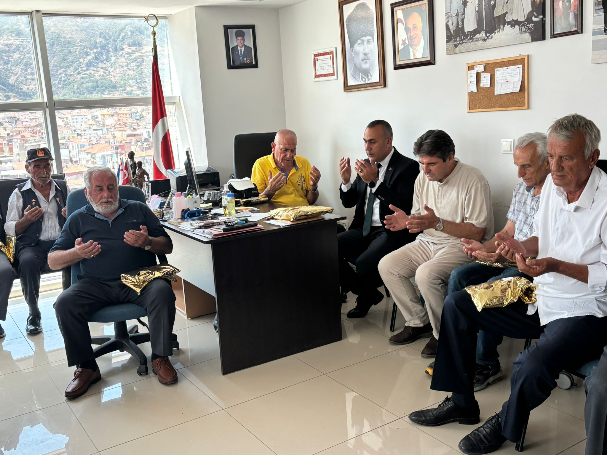 buyuksehir-kibris-baris-harekatinin-51-yildonumunde-gazileri-unutmadi-2.jpeg