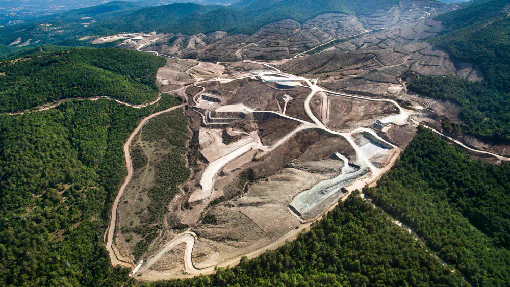 1764582388-vahsi-madencilik-faaliyetleri.png