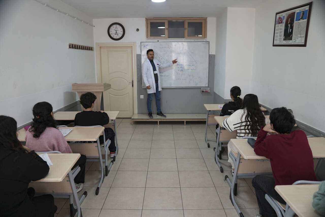 lise-ve-universite-yolculugunda-mersin-buyuksehir-ogrencilerin-yaninda-4