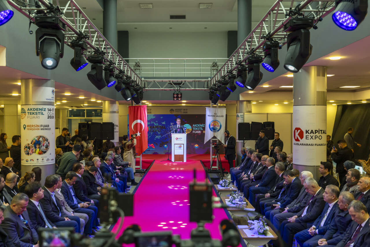 baskan-secer-akdeniz-uluslararasi-tekstil-fuarinin-acilis-torenine-katildi-1