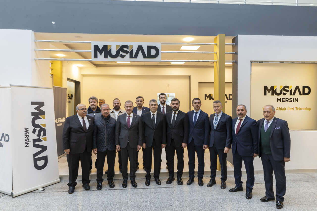 baskan-secer-akdeniz-uluslararasi-tekstil-fuarinin-acilis-torenine-katildi-6