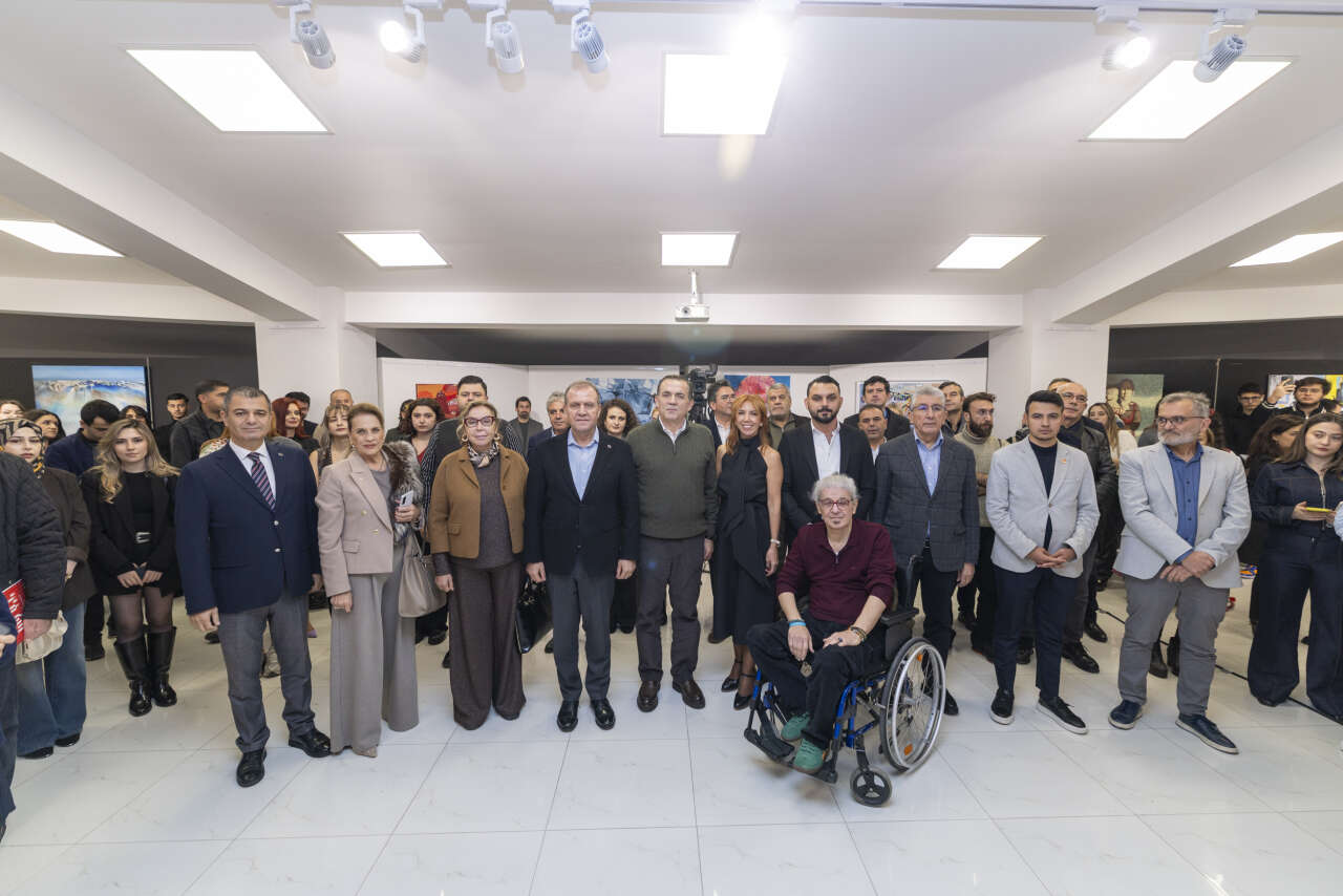 baskan-secer-turkiye-cumhuriyetinin-102-yili-resim-yarismasi-sergisinin-acilisina-katildi-10