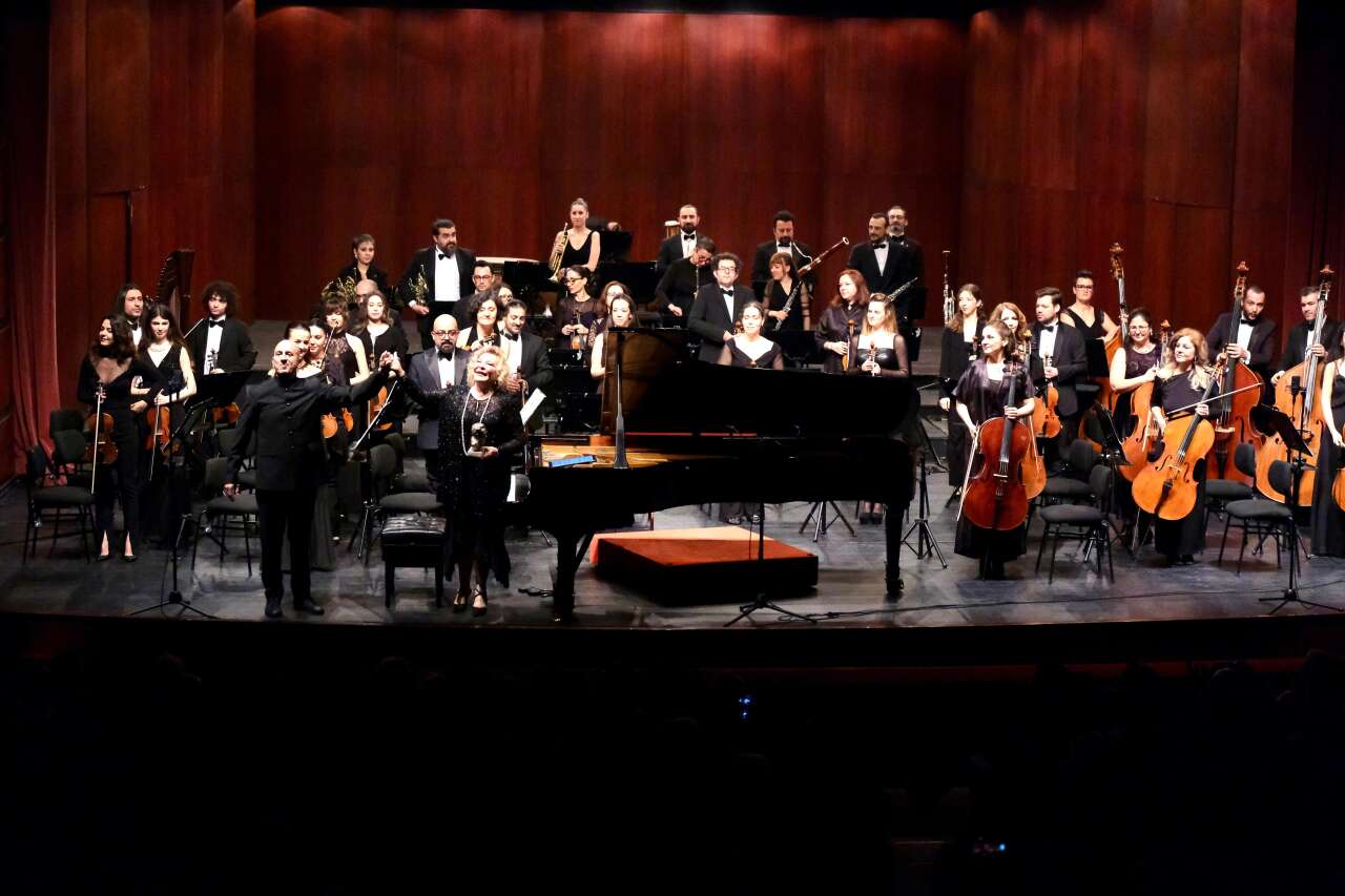 eskisehir-bb-senfoni-orkestrasi-gulsin-onay-konseri-yapildi-3