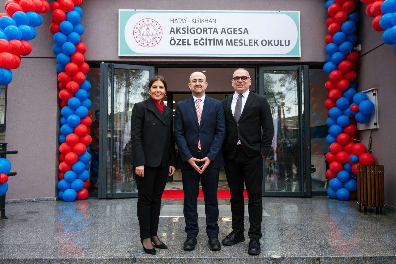 1770281667-nevg-l-bilsel-safkan-sabanc-vakf-genel-m-d-r-mutlu-anlar-okul-m-d-r-burak-y-zg-l-aksigorta-agesa-medisa-nsan-k-lt-r-ve-s-rd-r-lebilirlik-genel-m-d-r-yard-mc-s