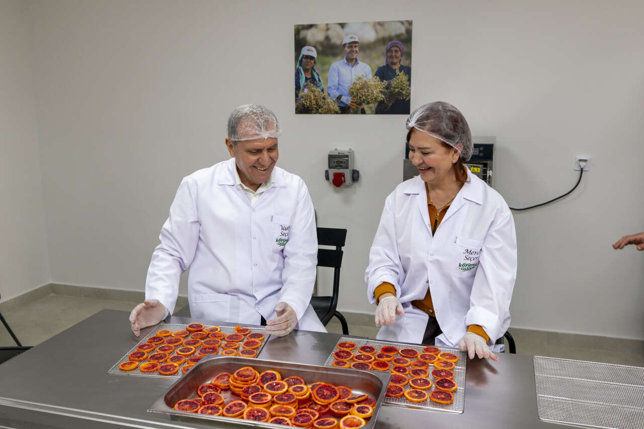 baskan-secer-ve-meral-secer-hamzabeyli-koyumuz-atolye-projesinin-aczilisina-katildi-8