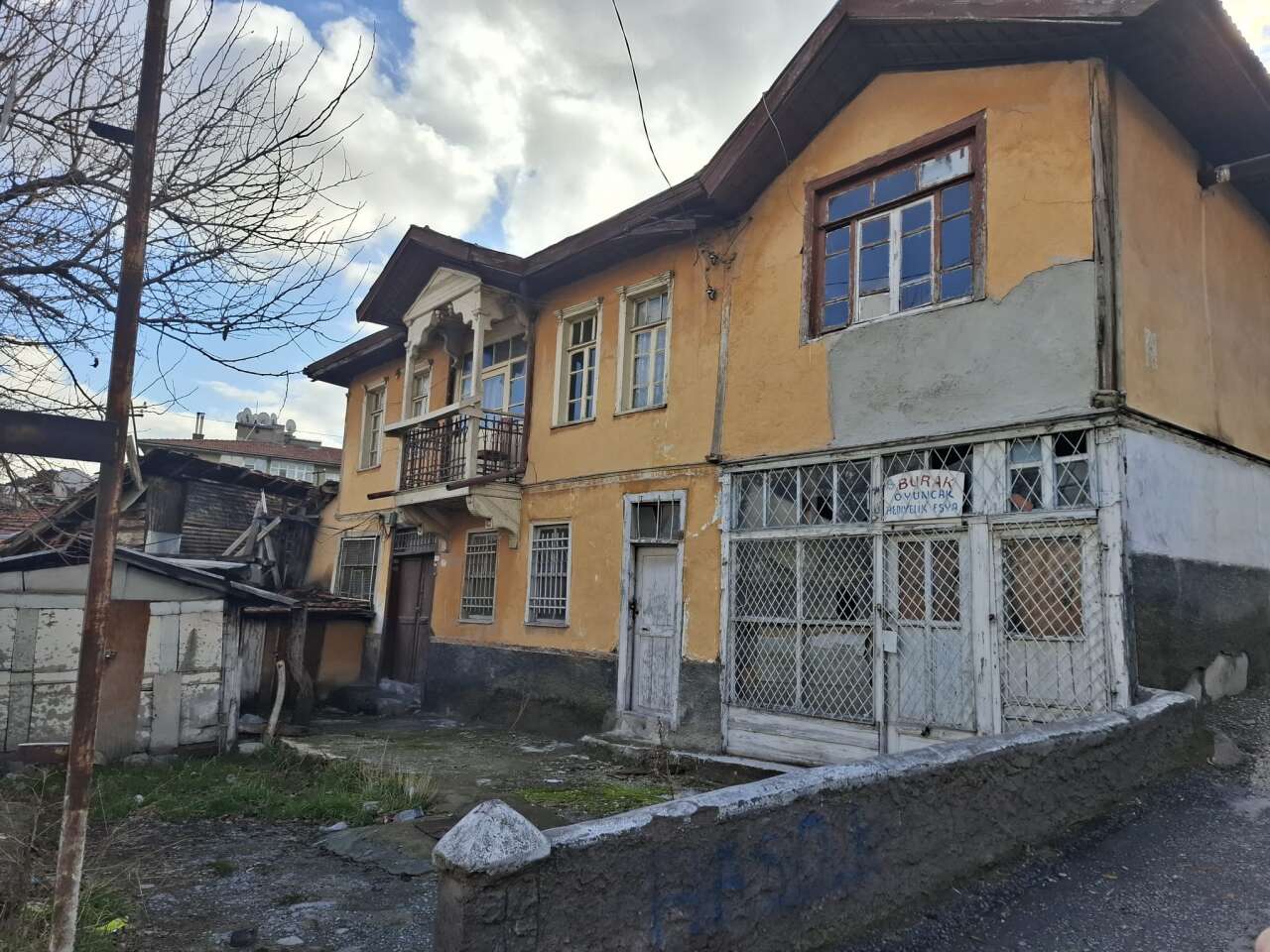 whatsapp-image-2026-02-19-at-12-04-07