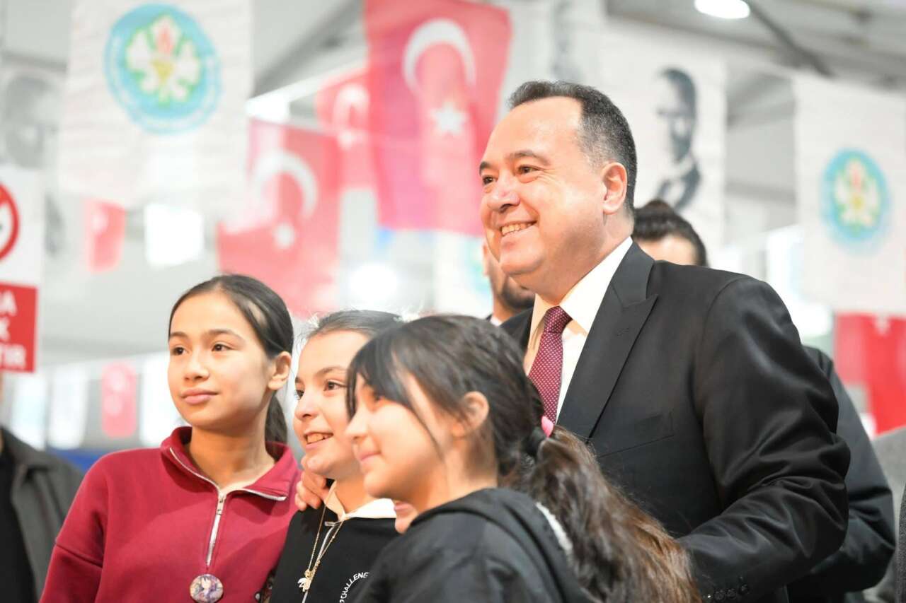 baskan-besim-dutlulu-binlerce-manisaliyla-iftar-sofrasinda-bulustu-12