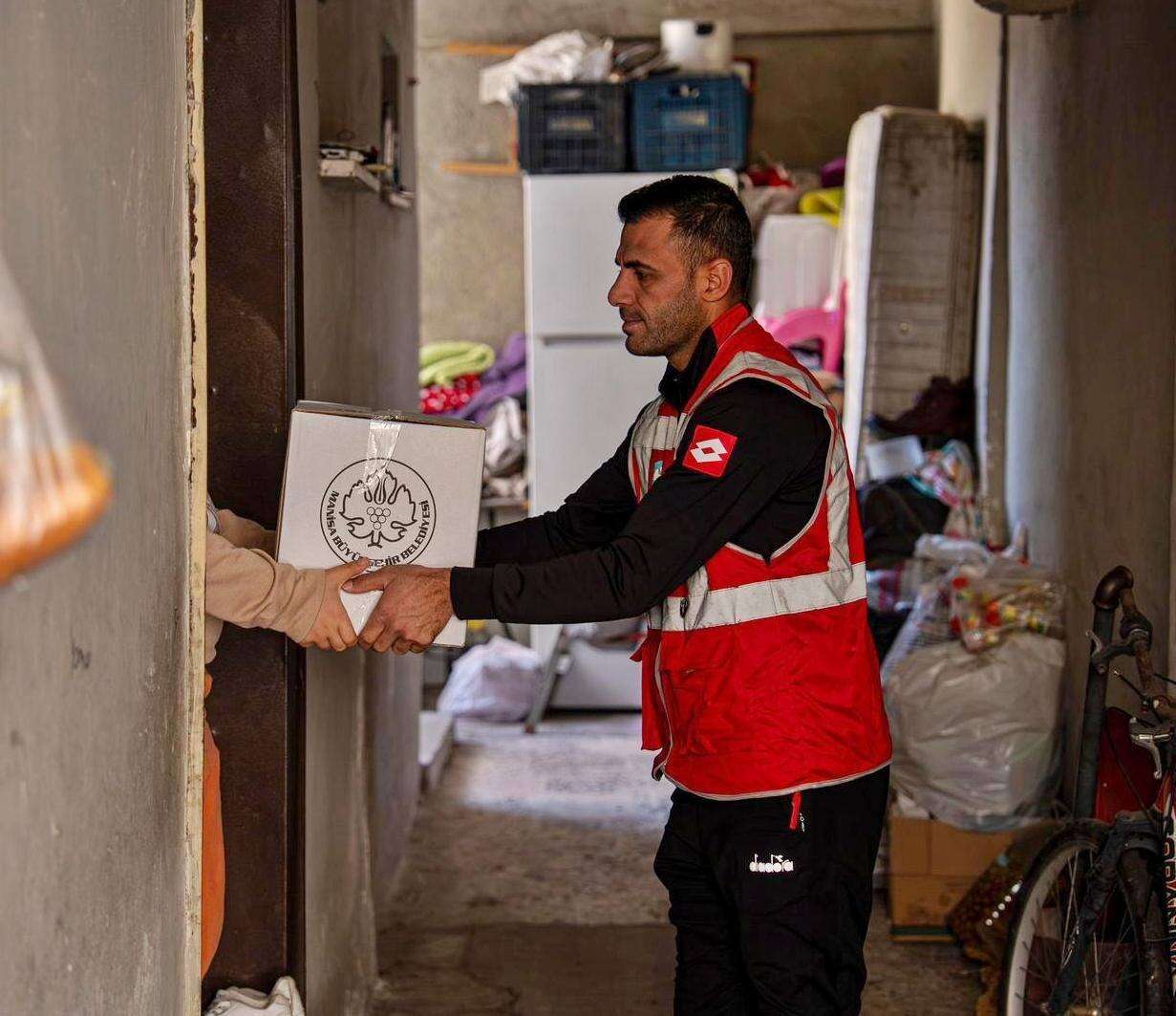 manisa-buyuksehirden-ramazan-dayanismasi-22-bin-aileye-gida-destegi-2