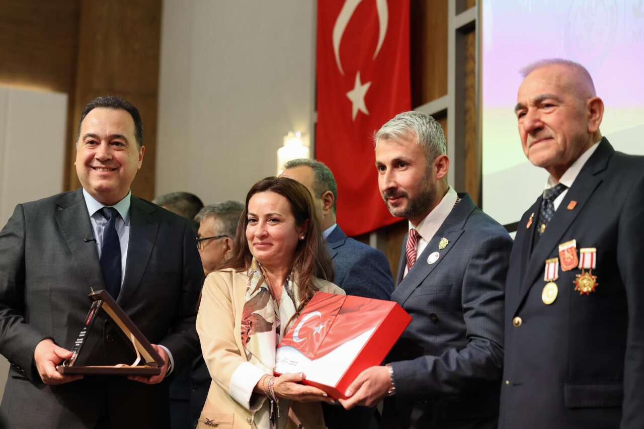 baskan-dutlulu-sehit-aileleri-ve-gazilerle-iftar-sofrasinda-bulustu-2