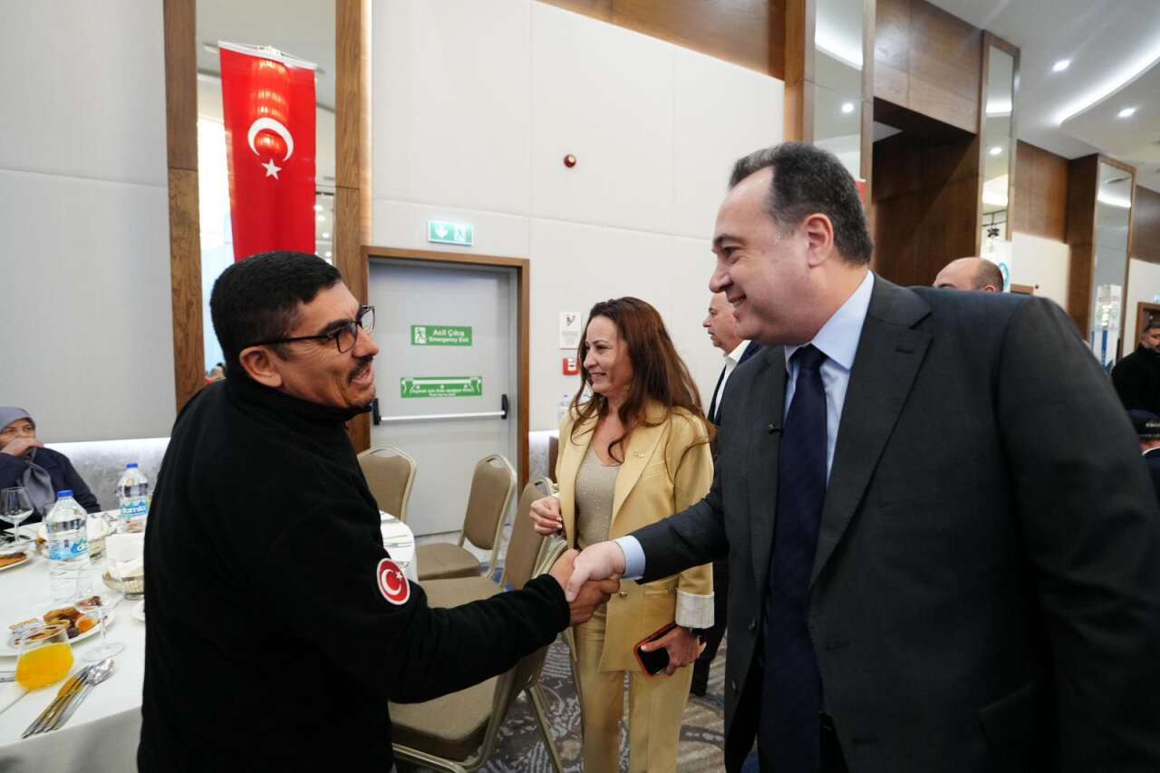 baskan-dutlulu-sehit-aileleri-ve-gazilerle-iftar-sofrasinda-bulustu-23