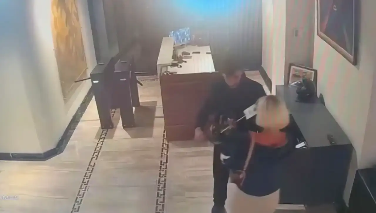 aysegul-eraslanin-olmeden-onceki-son-goruntuleri-ortaya-cikti-unlu-oyuncu-1-saat-once-eve-gelmis-1