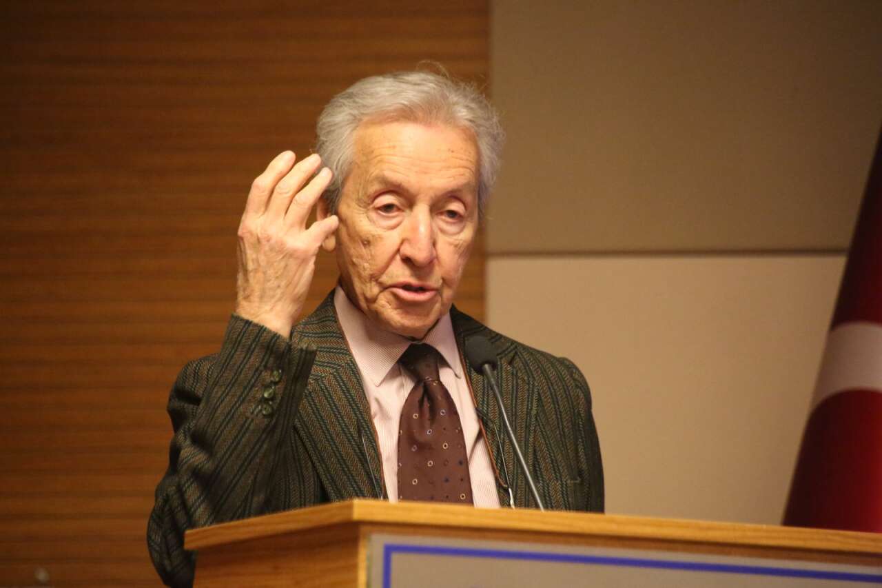 1773839645-1000146019